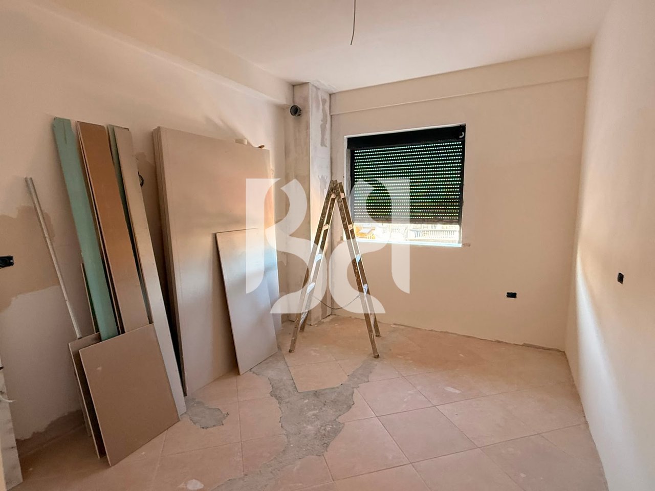 SHITET APARTAMENT 3+1+2 + DEPO/DHOME THARJEJE