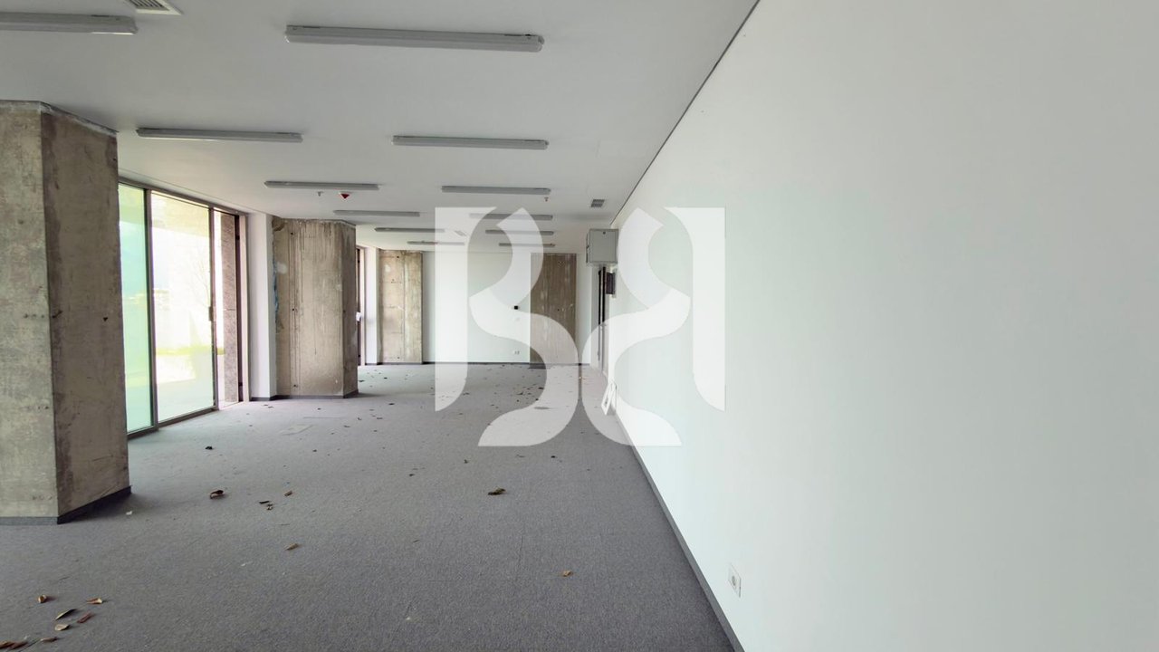 220 m² Office for Rent on Bajram Curri Boulevard, Tirana | 13th Floor | Ideal for Clinic, Aesthetics or Offices