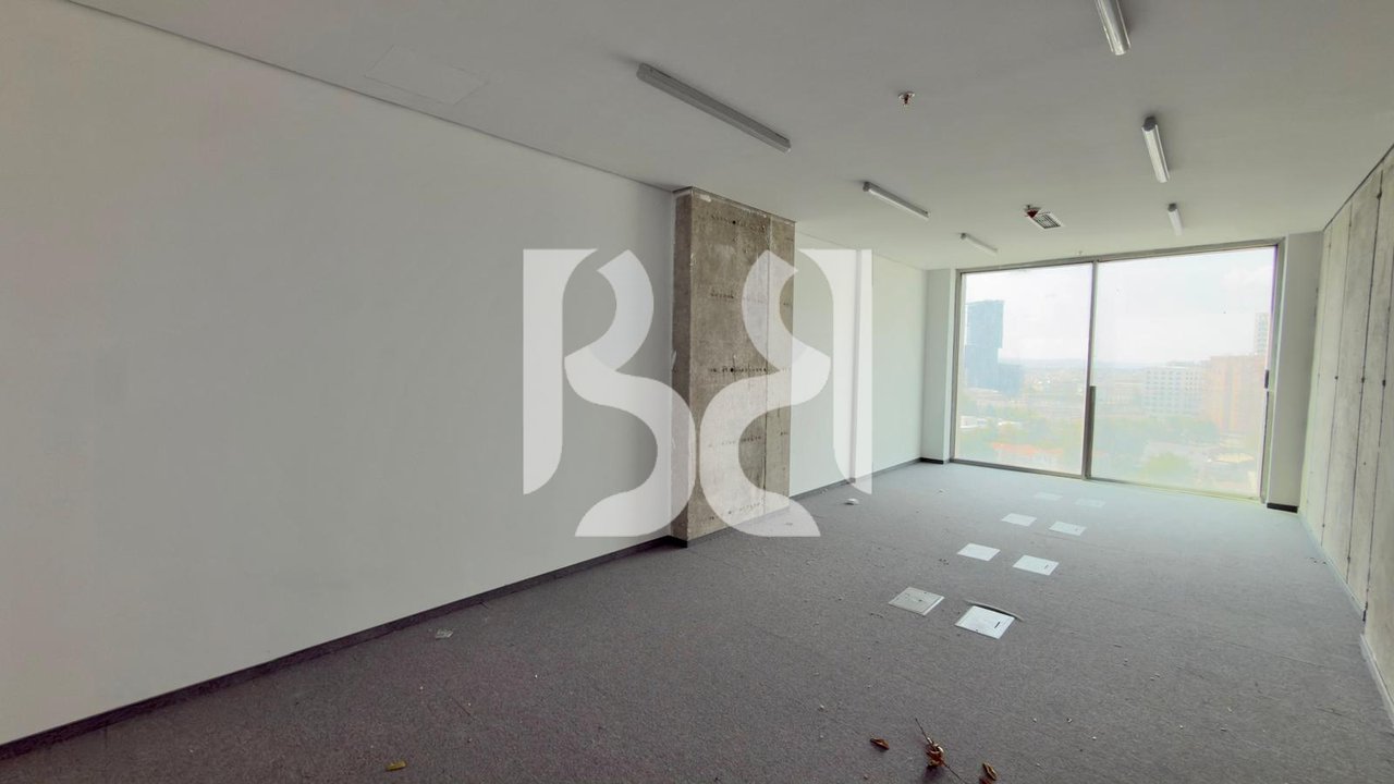 220 m² Office for Rent on Bajram Curri Boulevard, Tirana | 13th Floor | Ideal for Clinic, Aesthetics or Offices