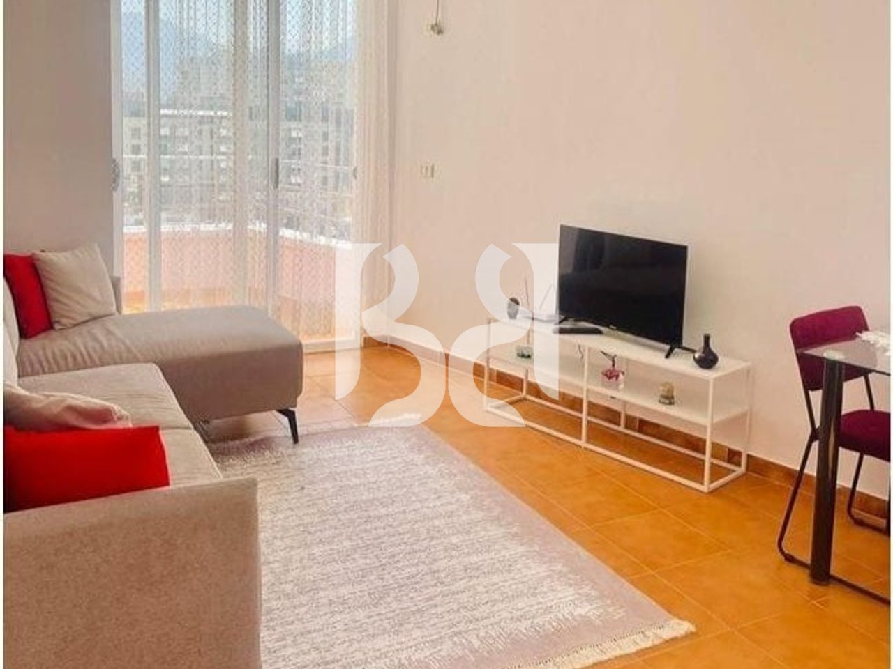 APARTAMENT 1+1+BALLKON NE SHITJE TEK KOMPLEKSI FRATARI, ASTIR