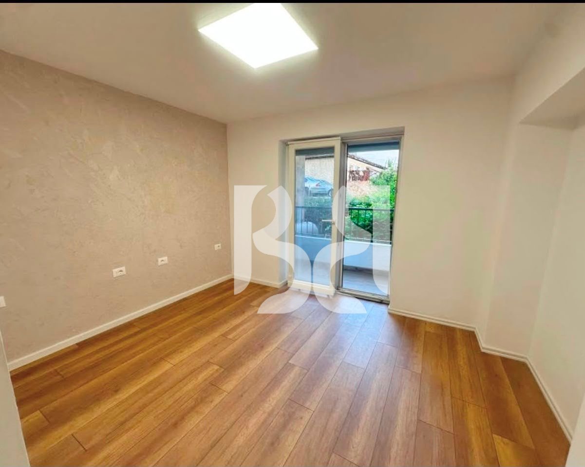 Locale per Uffici o Clinica in Affitto vicino al Nuovo Maternità, Tirana | 78 m² | Piano 1 | Rinnovato