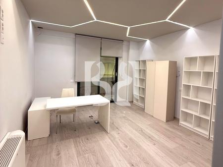 AMBIENTE COMMERCIALE IN AFFITTO 135m² 2000EURO