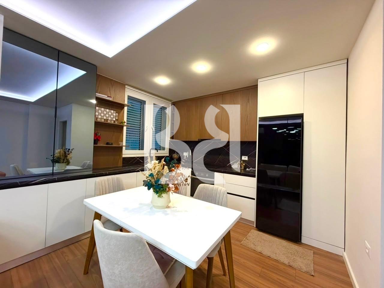 Appartamento 2+1+2 in Affitto al Lago Secco, Tirana | 90 m² + Veranda | Con Posto Auto Opzionale