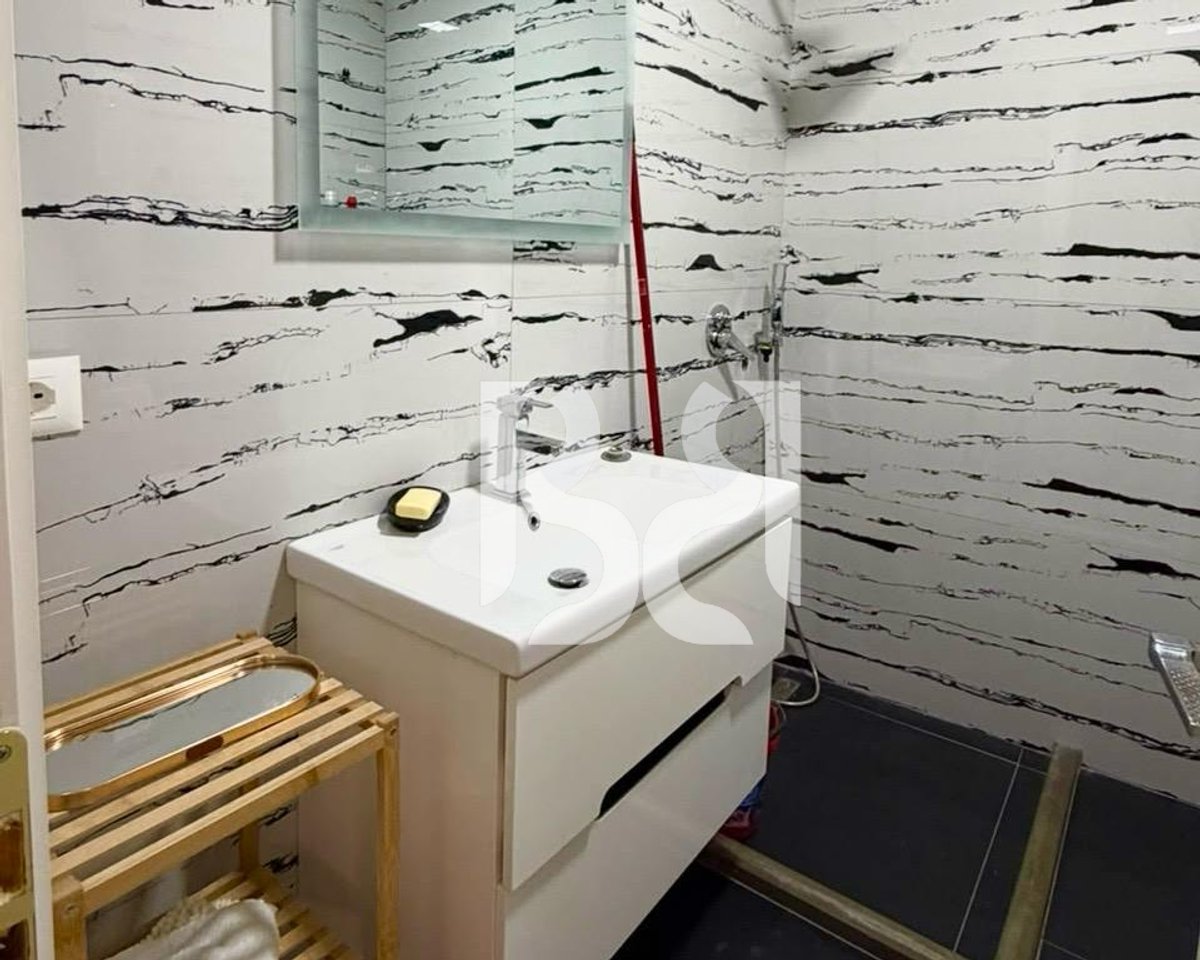 Appartamento 2+1+2 in Affitto al Lago Secco, Tirana | 90 m² + Veranda | Con Posto Auto Opzionale