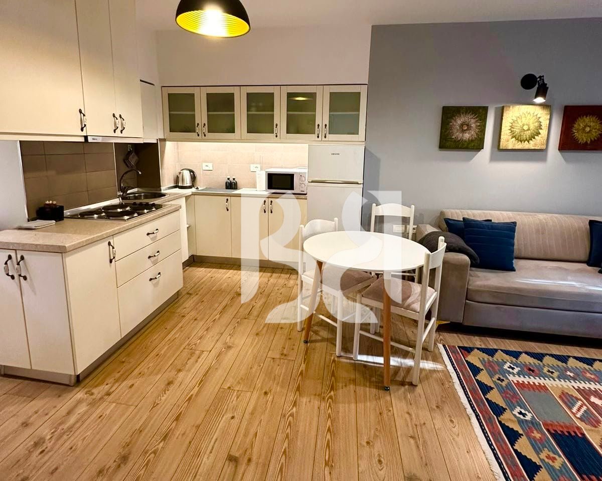 Appartamento 1+1 in Affitto in Via Elbasan, Tirana | 77 m² | Arredato | 1° Piano