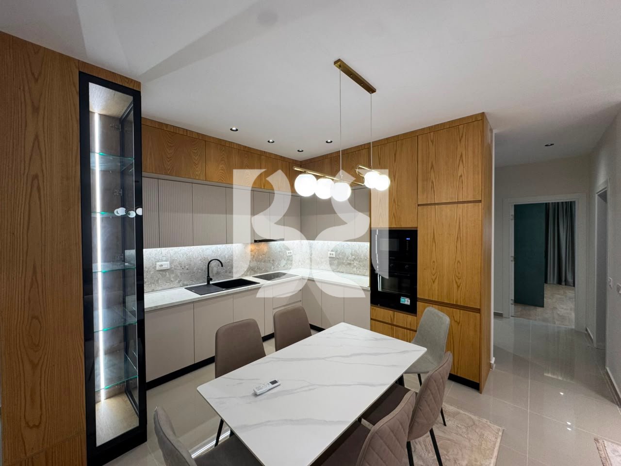 APARTAMENT ME QERA 2+1+2 TUALETE, FARKE 1000 EURO