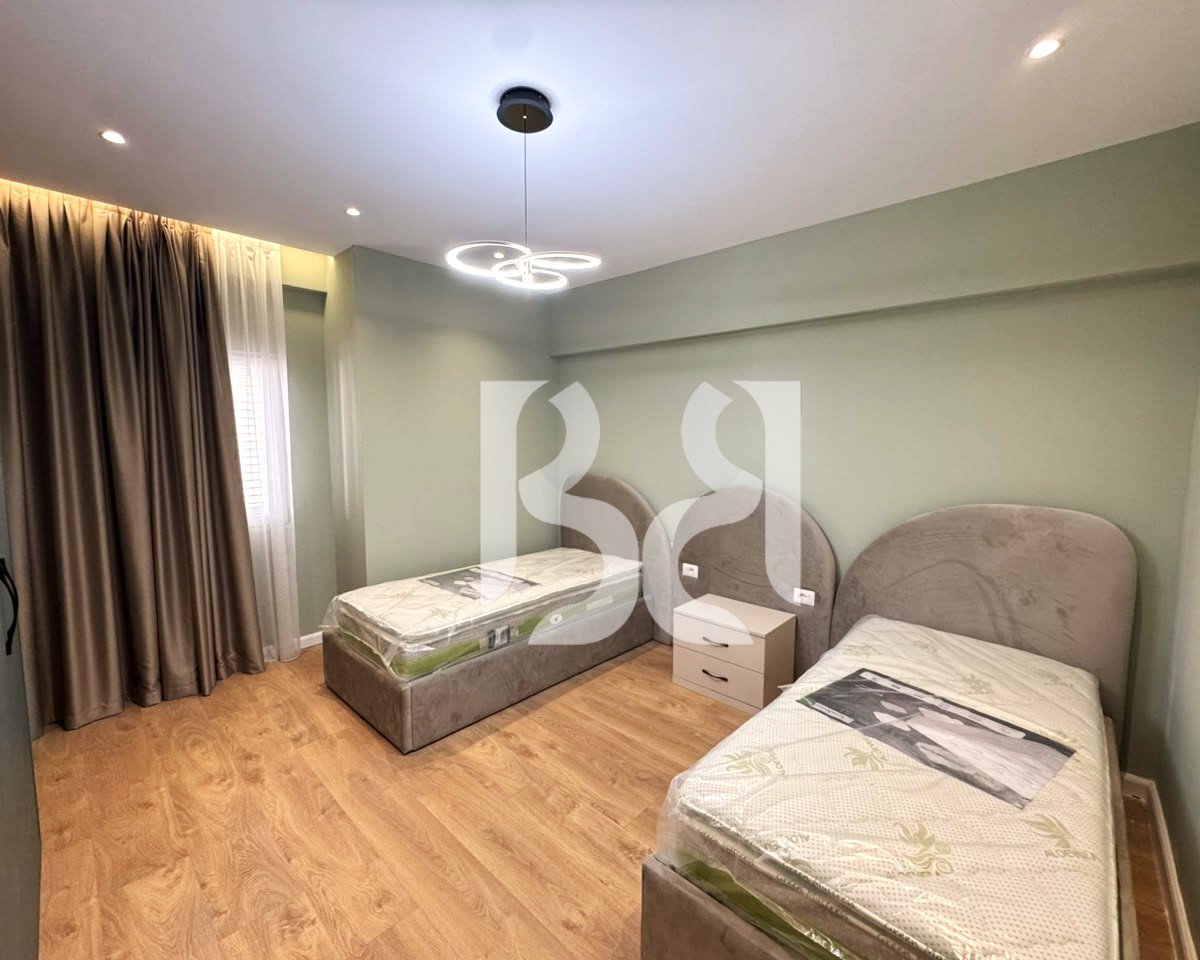 APARTAMENT ME QERA 2+1+2 TUALETE, FARKE 1000 EURO