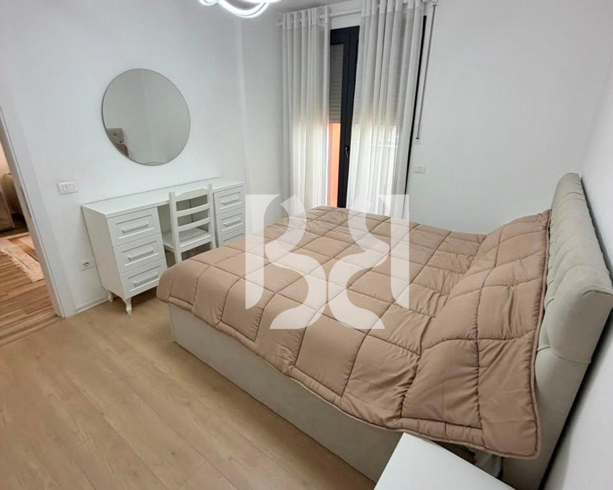 Appartamento 1+1 in Affitto al Complesso Zircon, Via Dibrës, Tirana