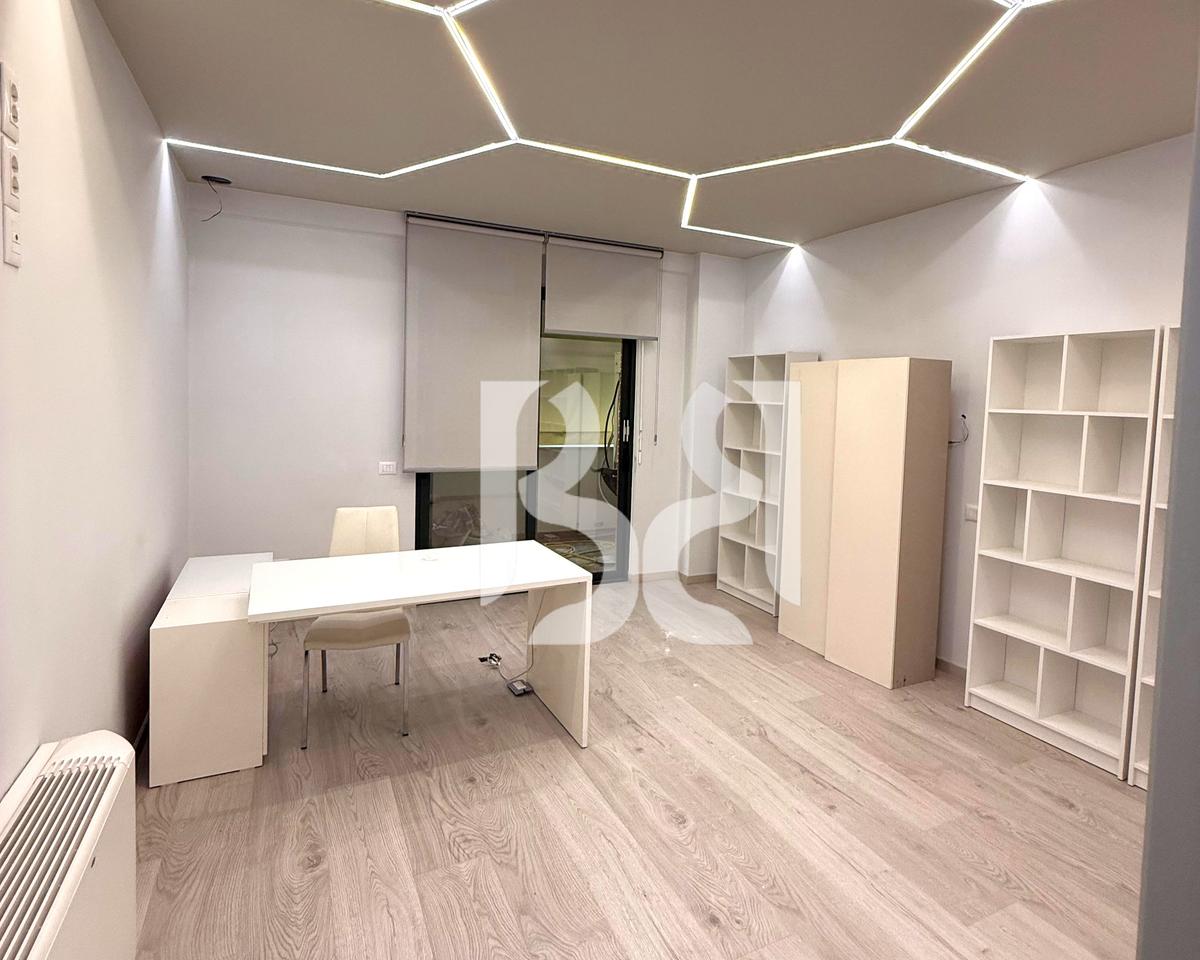 AMBIENTE COMMERCIALE IN AFFITTO 135m² 2000EURO