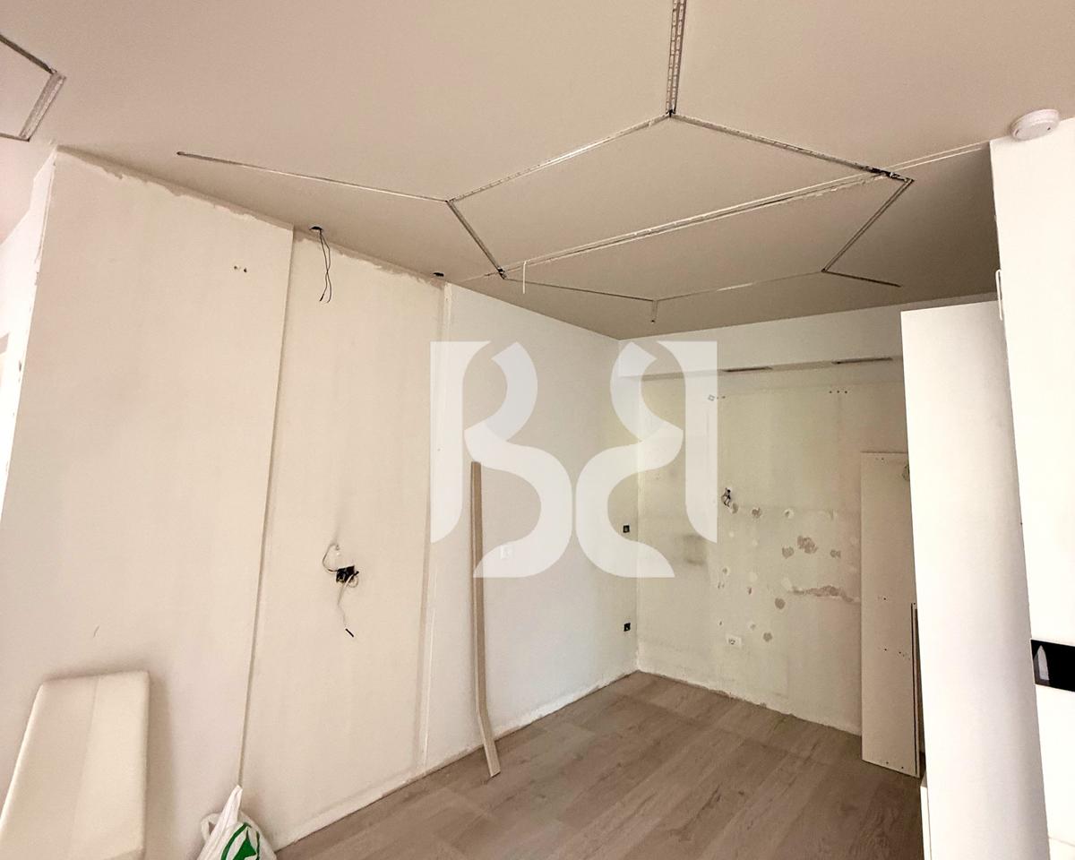 AMBIENTE COMMERCIALE IN AFFITTO 135m² 2000EURO