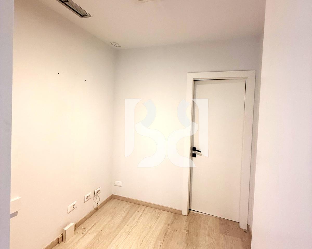 AMBIENTE COMMERCIALE IN AFFITTO 135m² 2000EURO
