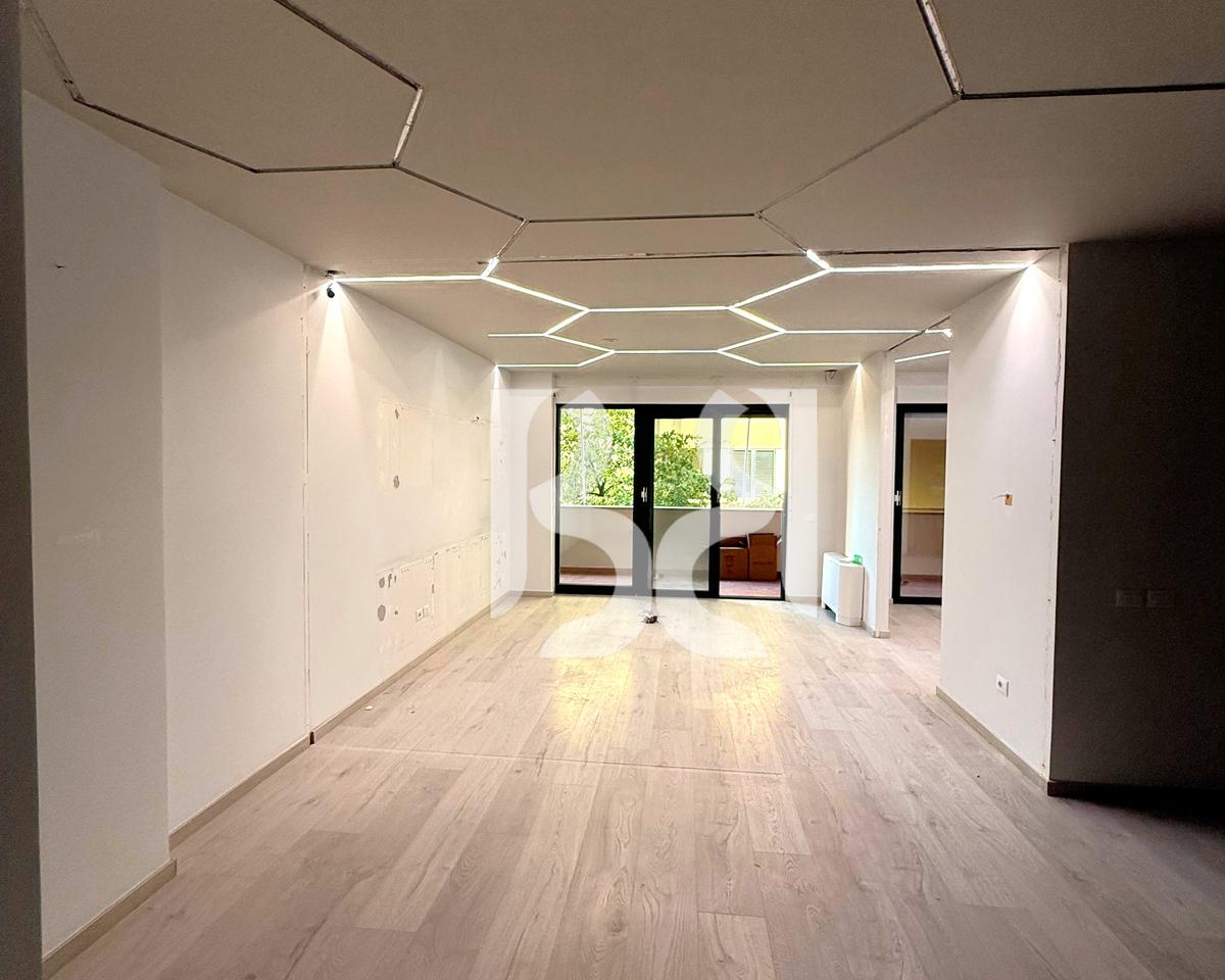 AMBIENTE COMMERCIALE IN AFFITTO 135m² 2000EURO