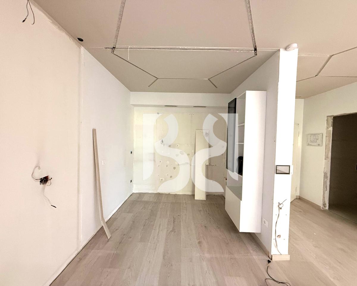 AMBIENTE COMMERCIALE IN AFFITTO 135m² 2000EURO