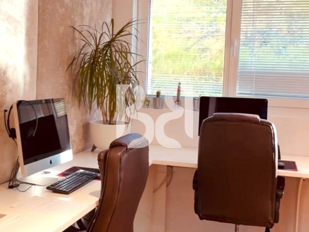AMBIENT PRENIUM ME QIRA ME PERDORIM KOMERCIAL/ZYRE NE KOMPLEKSIN MANGALEM, ALI DEM TIRANE 4