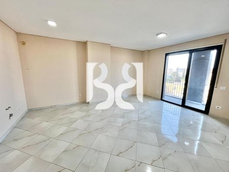 IN AFFITTO UFFICIO 1+1+BALCONE VICINO BIRRA TIRANA