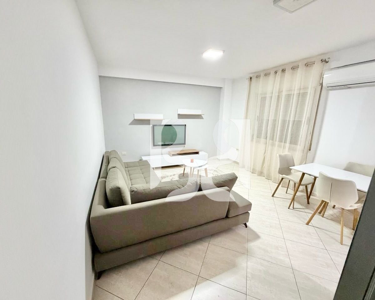 APARTAMENT ME QERA 2+1+2 PRANE ISH STACIONIT TE TRENIT