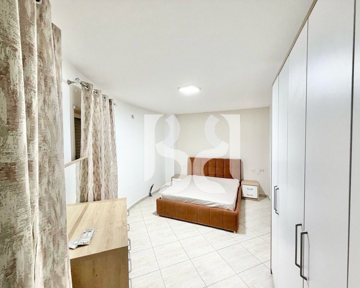 APARTAMENT ME QERA 2+1+2 PRANE ISH STACIONIT TE TRENIT