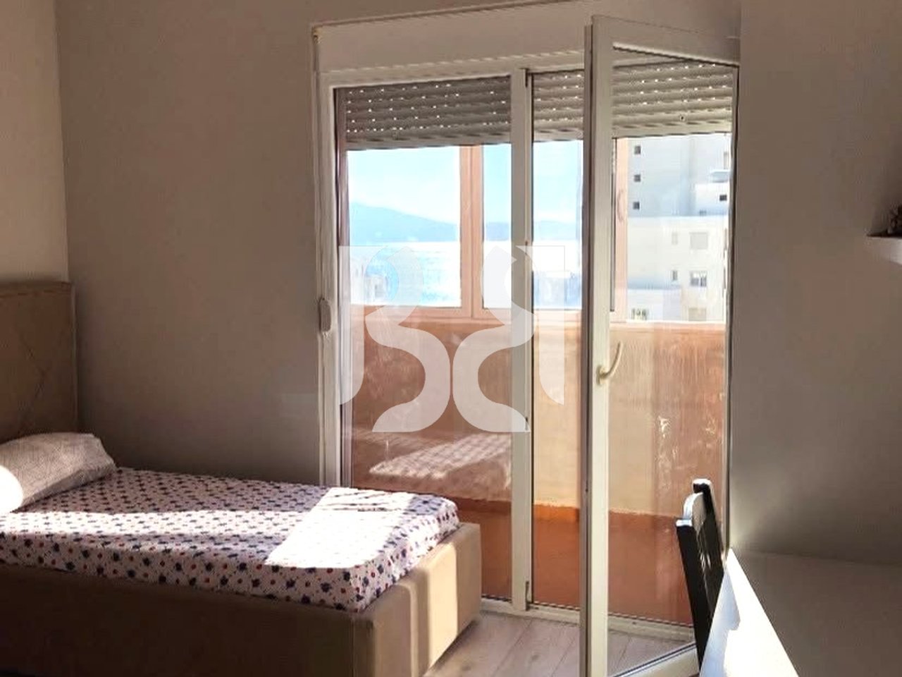 APARTAMENT 2+1+BALLKON PER SHITJE NE LUNGOMARE,VLORE*