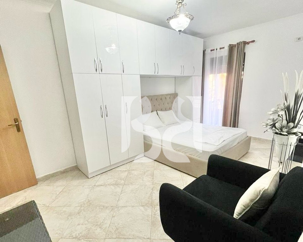 APARTAMENT ME QERA 1+1 NE QENDER
