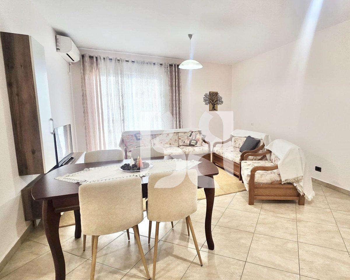 APARTAMENT ME QERA 2+1+2 TE ISH PARKU
