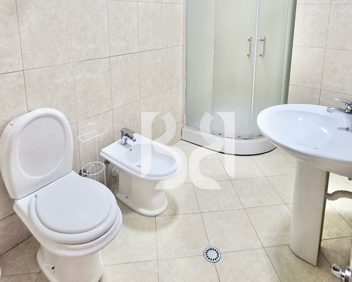 APARTAMENT ME QERA 2+1+2 TE ISH PARKU