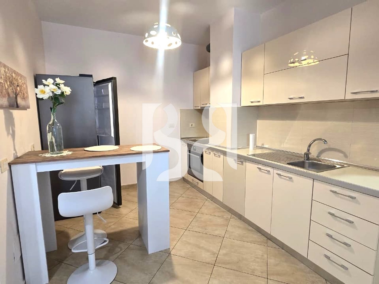 APARTMENT 2+1+2 FOR RENT BEHIND GLOBE CENTER