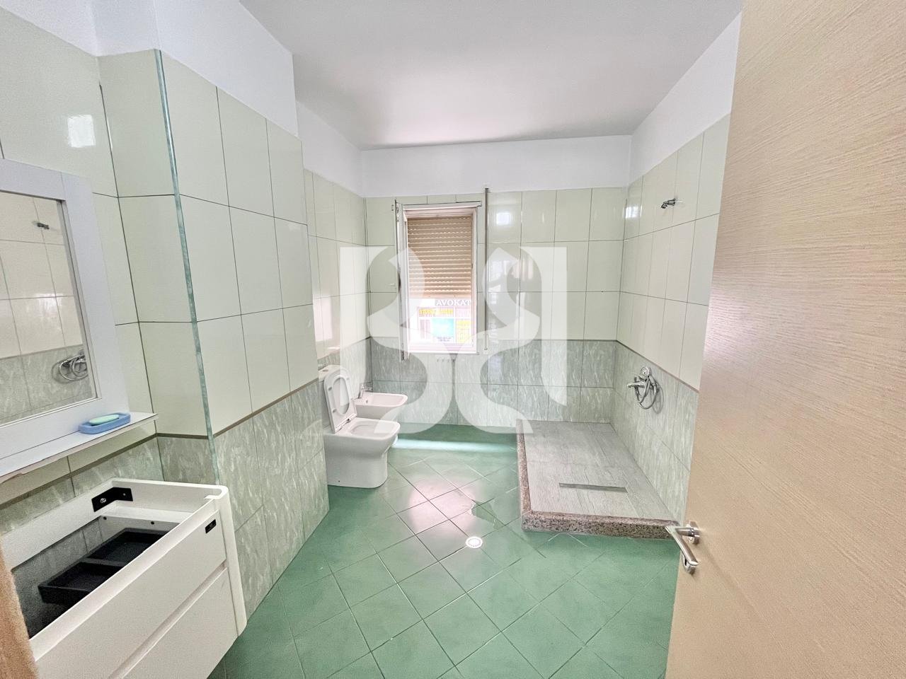 *APPARTAMENTO 3+1+2 BAGNI+1 BALCONE IN AFFITTO, ASTIR VICINO AL BAR OSLO