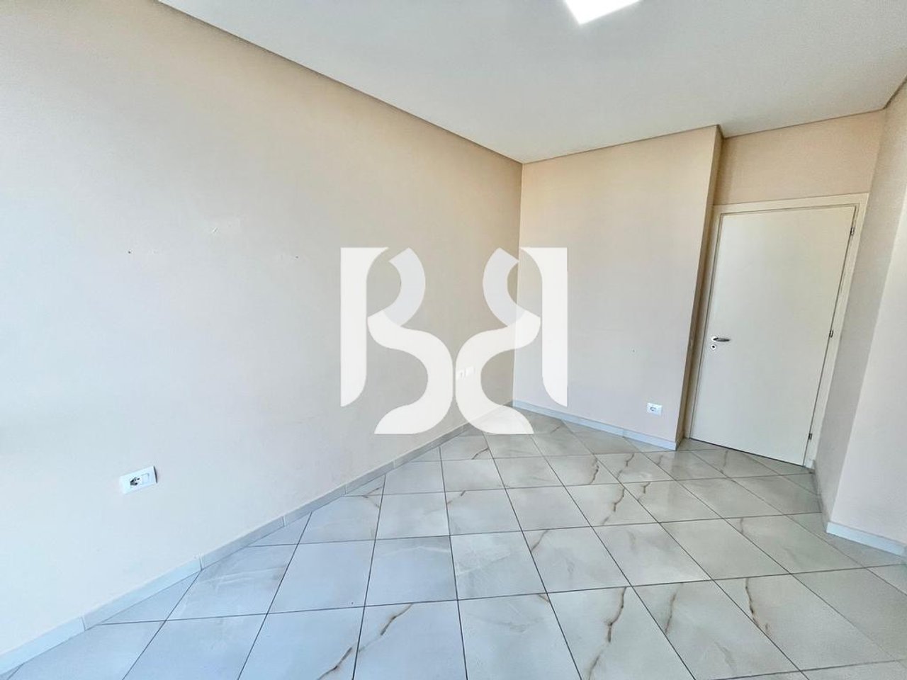 IN AFFITTO UFFICIO 1+1+BALCONE VICINO BIRRA TIRANA