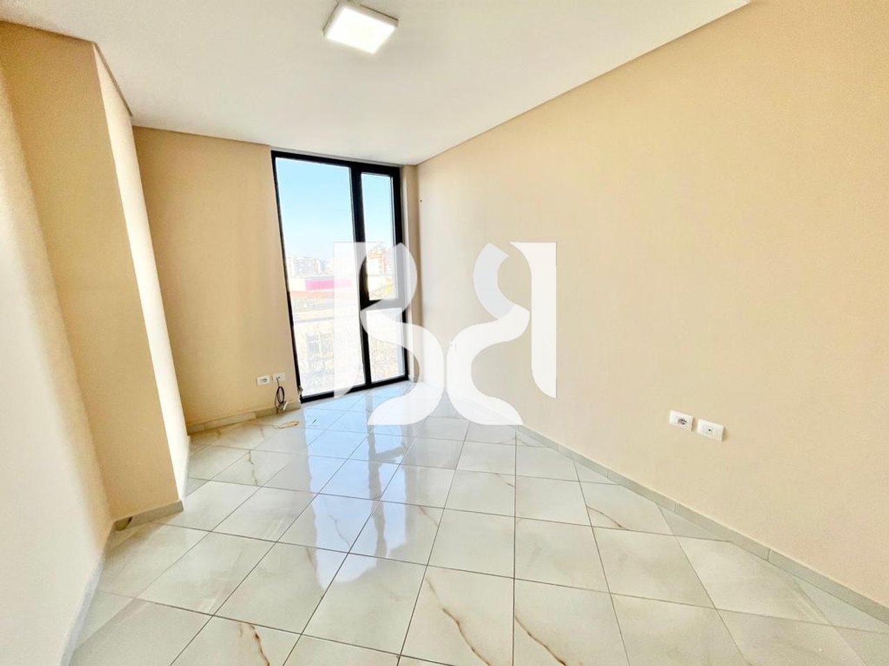 IN AFFITTO UFFICIO 1+1+BALCONE VICINO BIRRA TIRANA