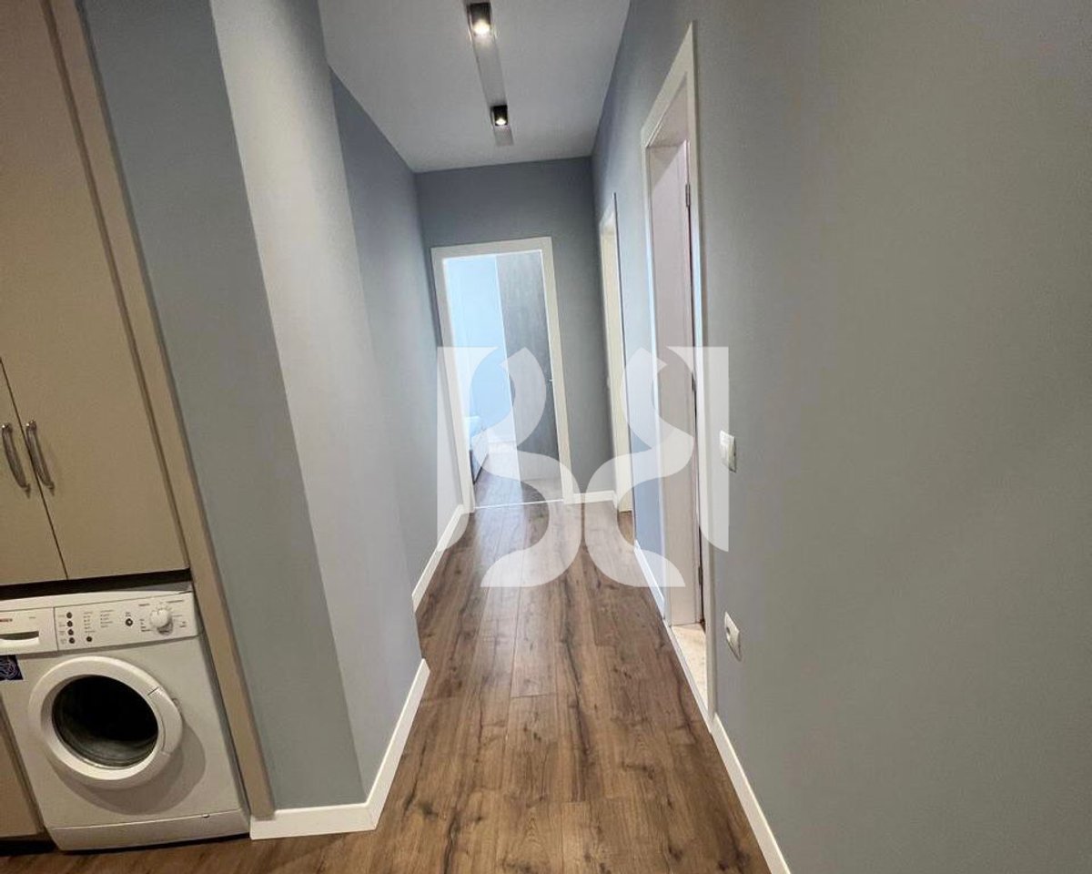 APARTAMENT 2+1+2 DHE POST PARKIMI ME QIRA TE KINOSTUDIO (POLICIA RRUGORE)