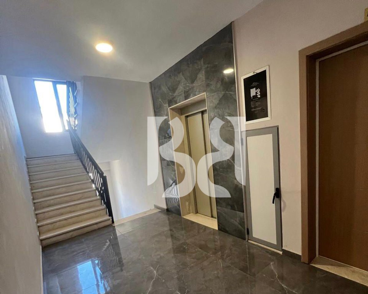 APARTAMENT 2+1+2 DHE POST PARKIMI ME QIRA TE KINOSTUDIO (POLICIA RRUGORE)