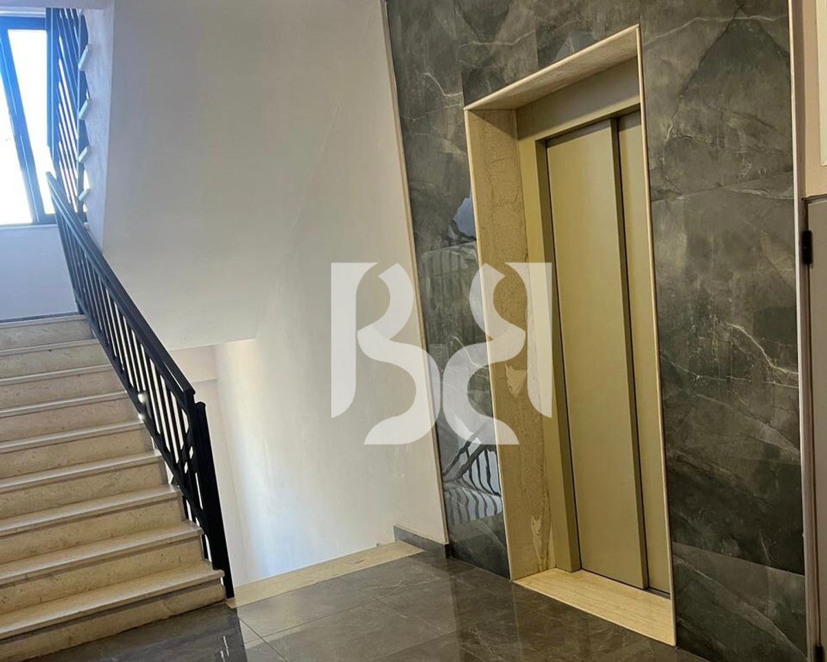 APARTAMENT 2+1+2 DHE POST PARKIMI ME QIRA TE KINOSTUDIO (POLICIA RRUGORE)