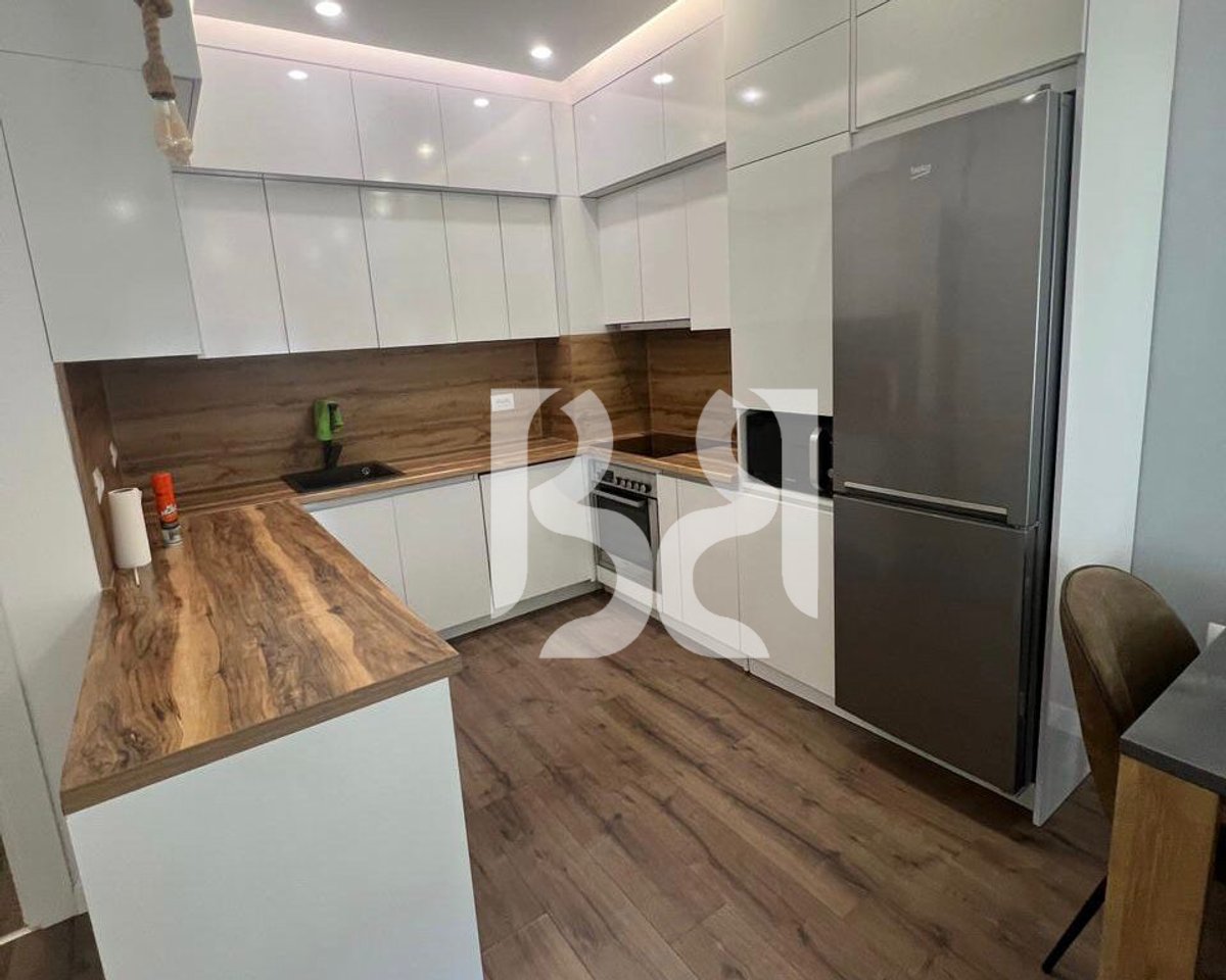 APARTAMENT 2+1+2 DHE POST PARKIMI ME QIRA TE KINOSTUDIO (POLICIA RRUGORE)