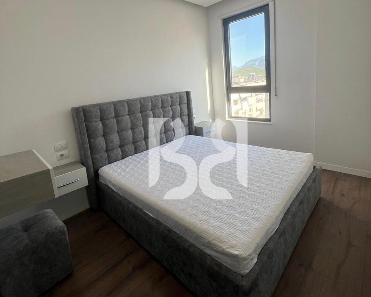 APARTAMENT 2+1+2 DHE POST PARKIMI ME QIRA TE KINOSTUDIO (POLICIA RRUGORE)