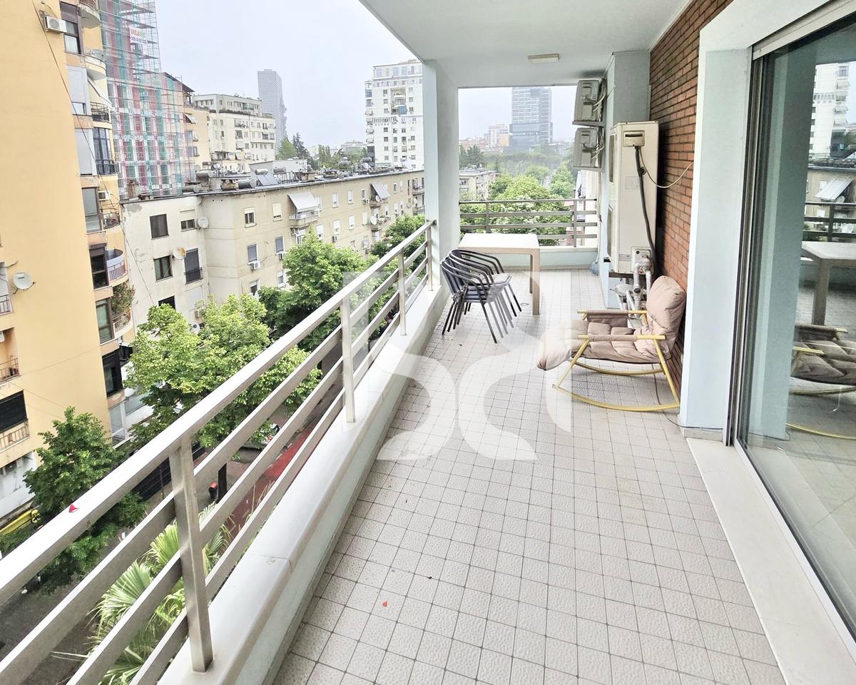 APARTMENT FOR RENT WITH 3 WORKSPACES NEAR THE FORMER BLOCK