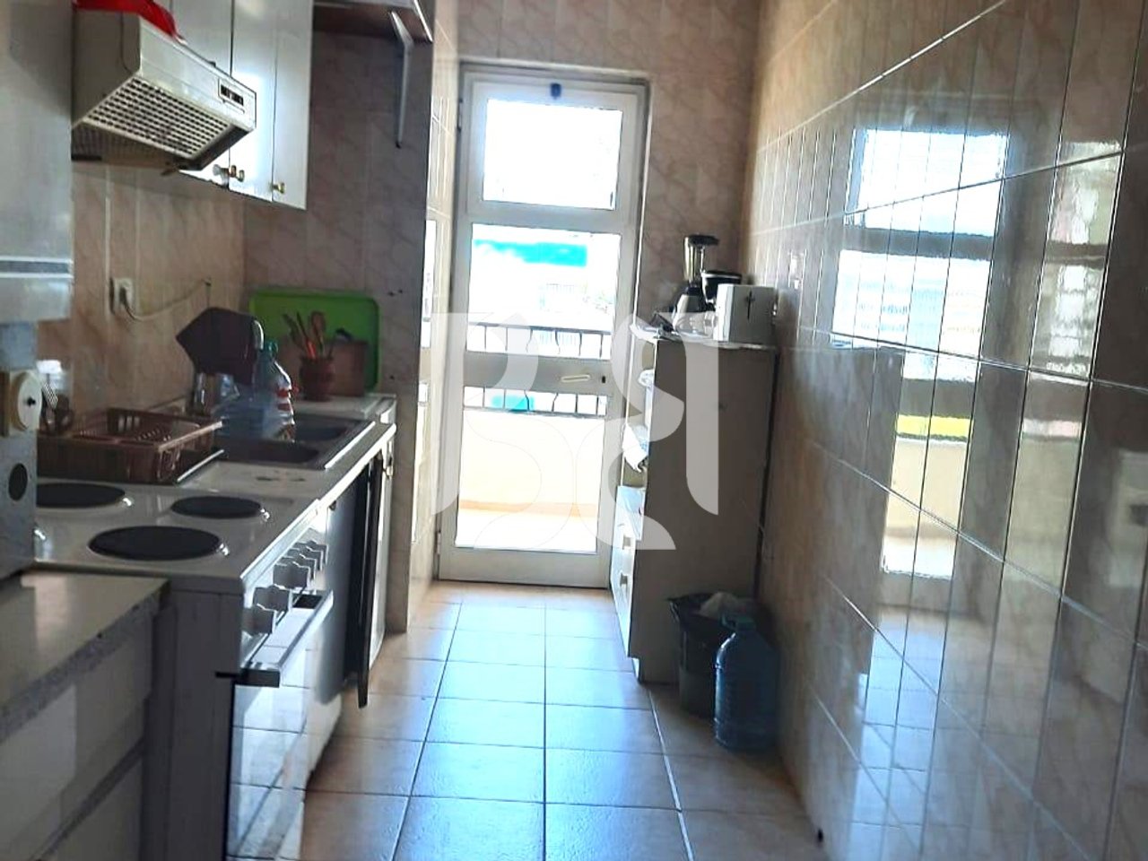 APARTAMENT 2+1 ME QIRA TEK RRUGA DRITAN HOXHA