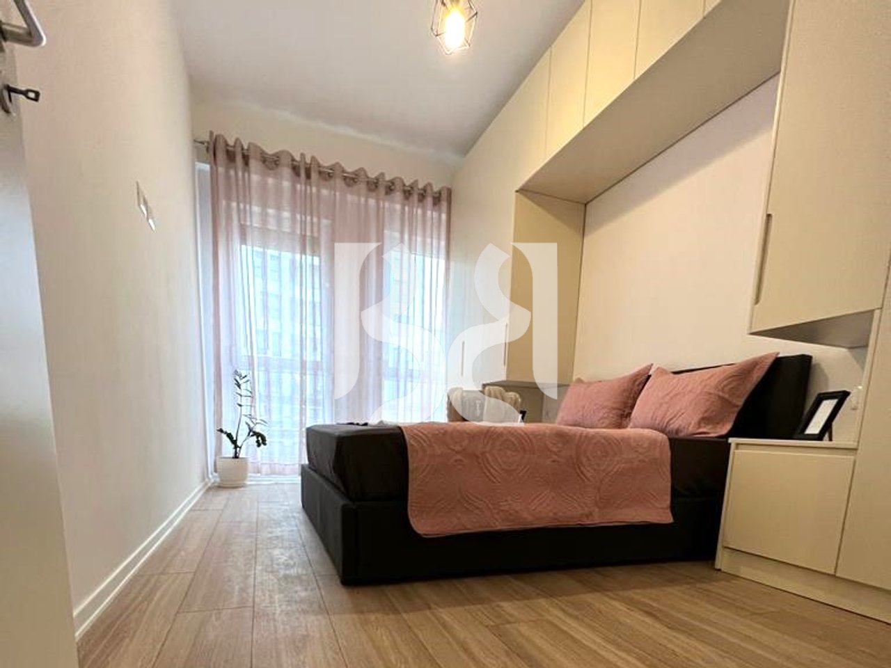 APPARTAMENTO 1+1+BALCONE IN AFFITTO AL COMPLESSO MAGNET, 21 DHJETORI*