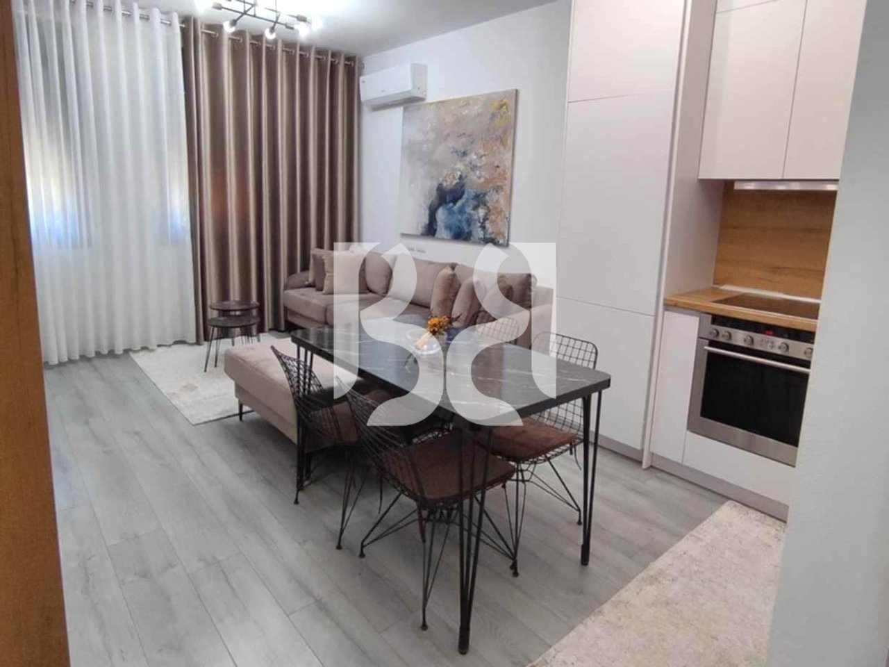 APPARTAMENTO 1+1 IN AFFITTO, VICINO ALL'AMERICAN 3*