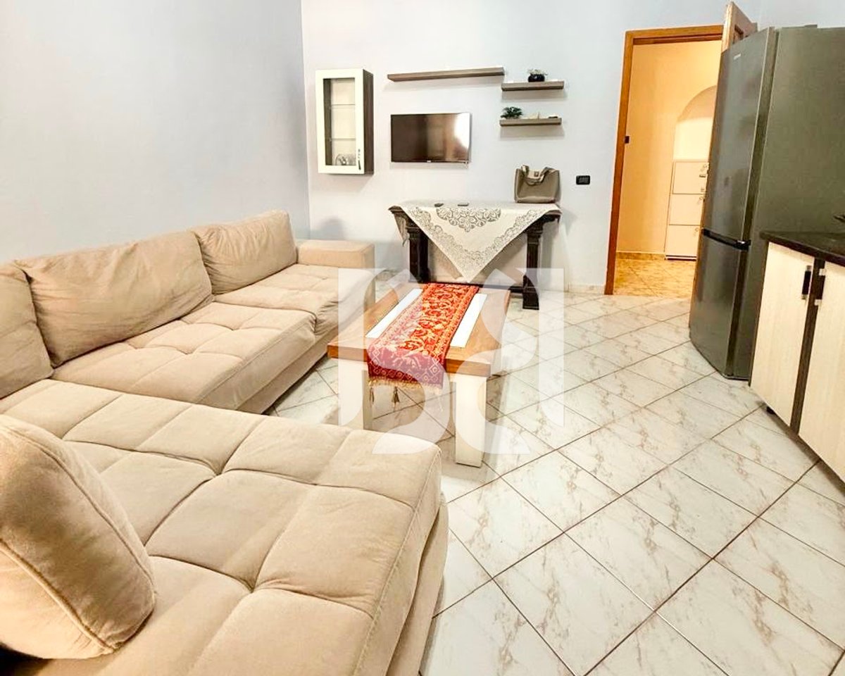 APARTAMENT ME QERA 1+1 TEK SHESHI WILSON