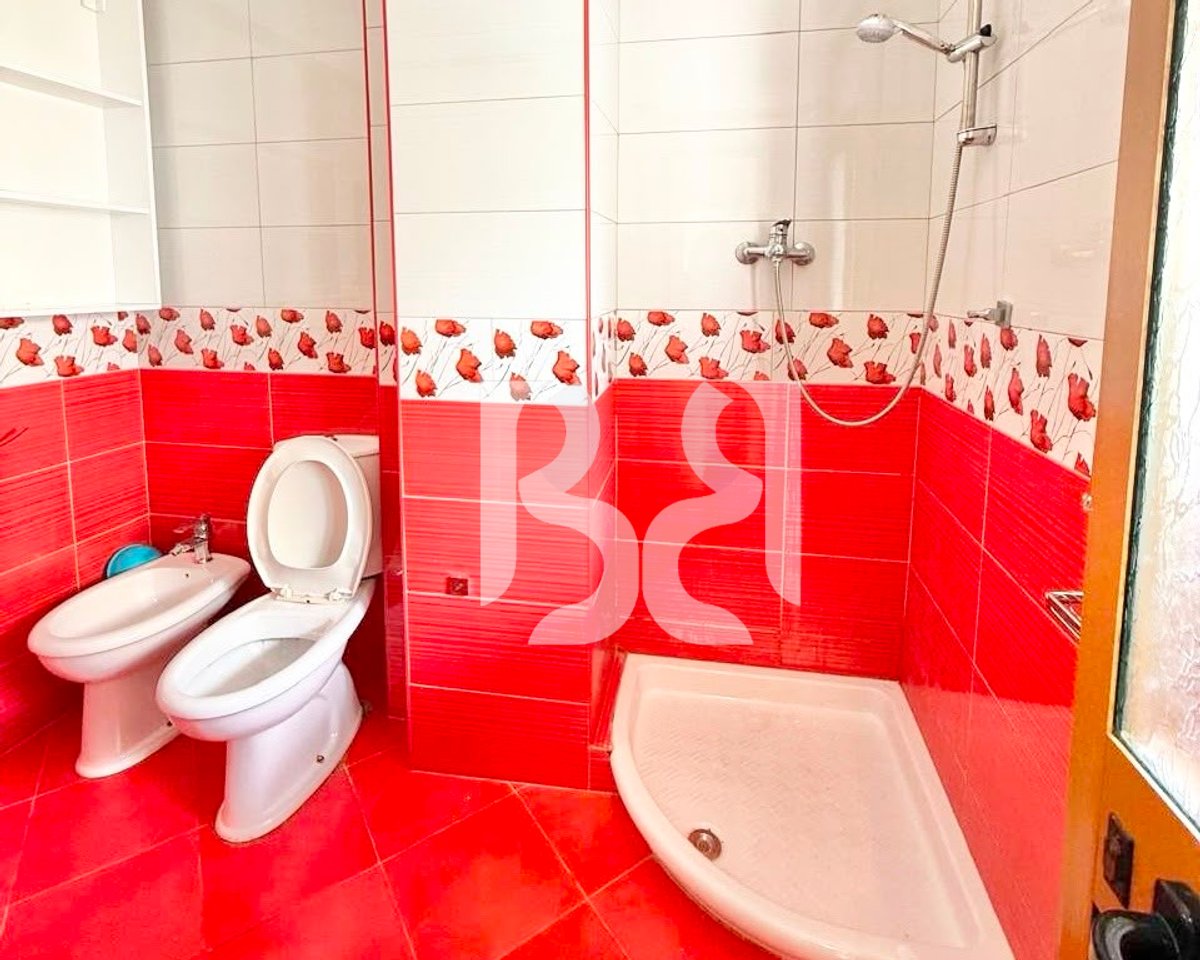 APARTAMENT ME QERA 1+1 TEK SHESHI WILSON