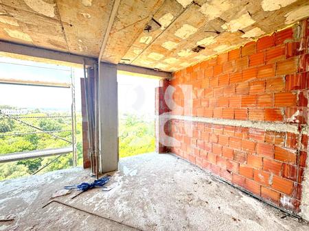 APPARTAMENTO 2+1+2+BALCONE IN VENDITA A KODRA E DIELLIT
