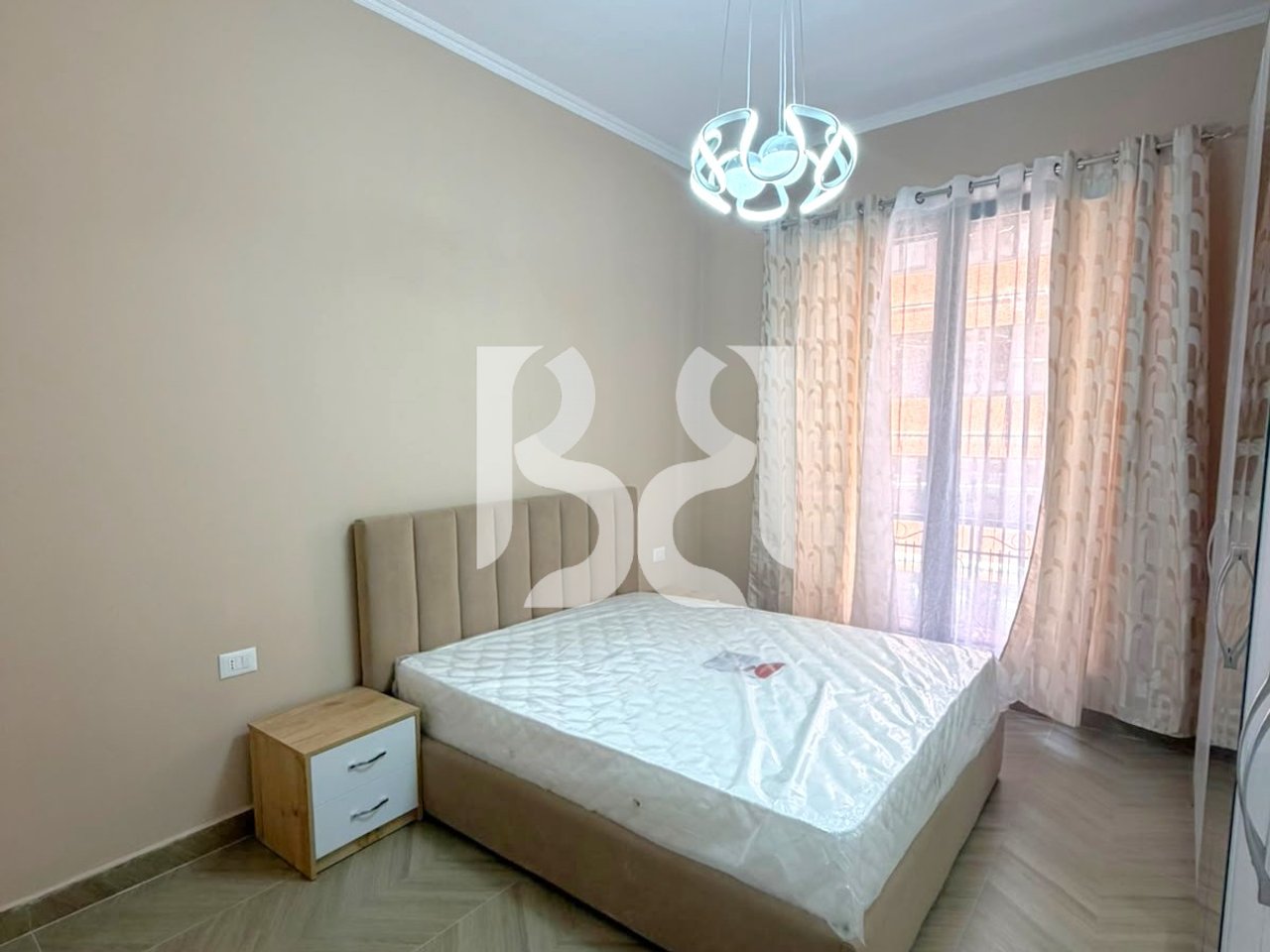 APARTAMENT 1+1+POST PARKIMI ME QIRA NE DELIJORGJ
