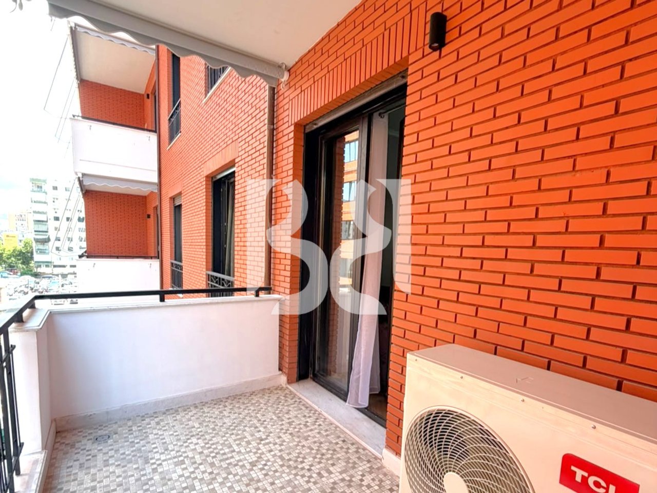 APARTAMENT 1+1+POST PARKIMI ME QIRA NE DELIJORGJ