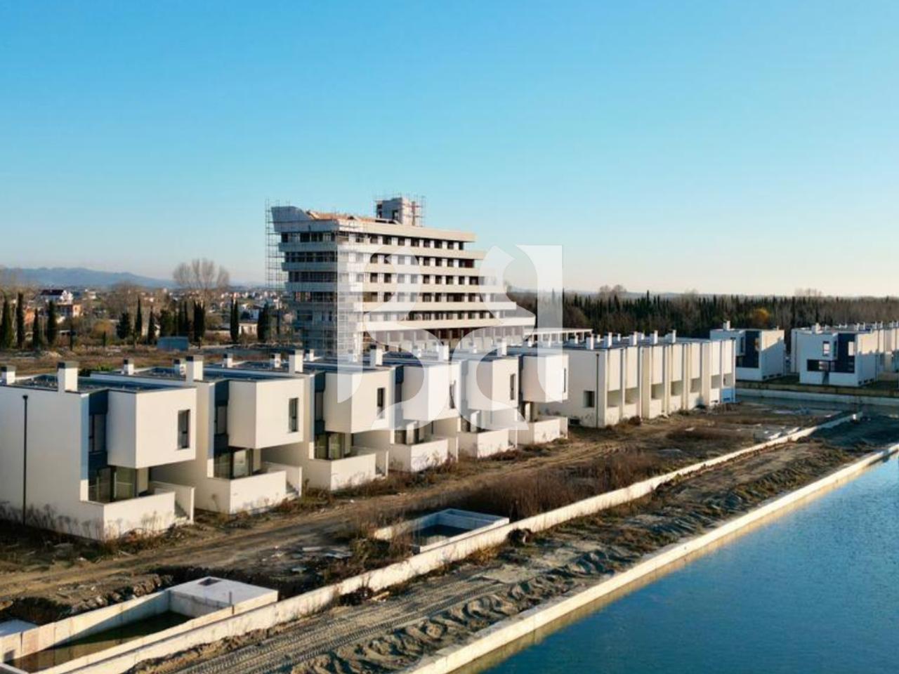 APARTAMENT EKSKLUZIV 1+1+VERANDE TEK TURQUOISE MARINA, HAMALLAJ
