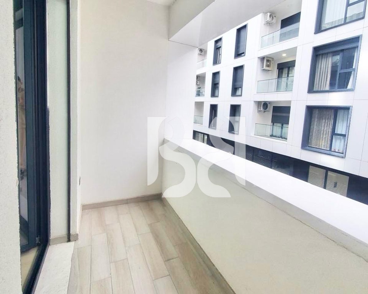 APARTAMENT ME QERA 2+1+2+PARKIM TE LIQENI I THATE