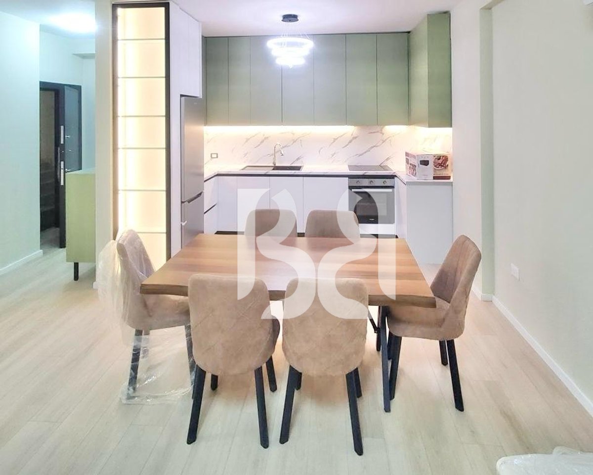 APARTAMENT ME QERA 2+1+2+PARKIM TE LIQENI I THATE
