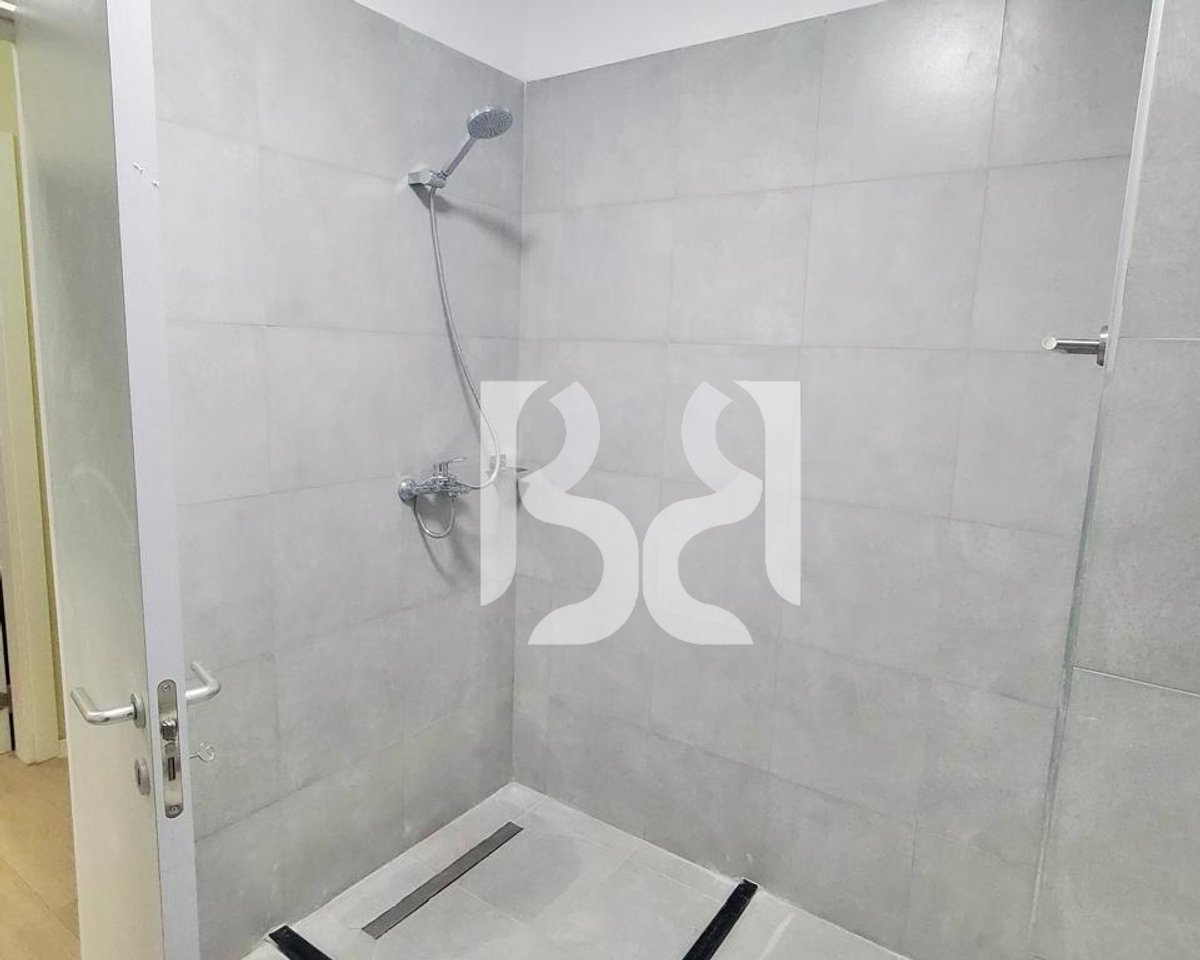 APARTAMENT ME QERA 2+1+2+PARKIM TE LIQENI I THATE