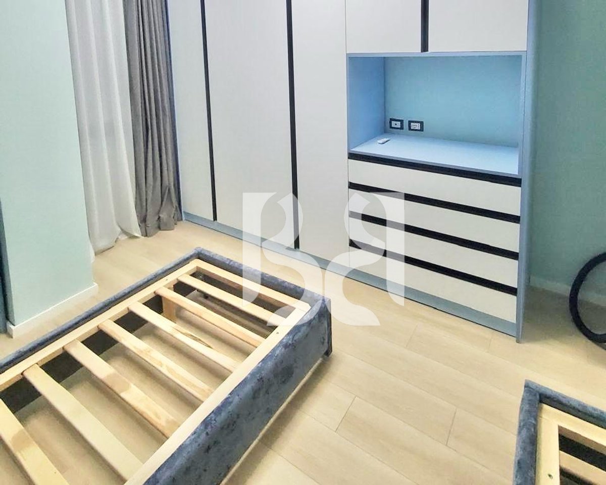 APARTAMENT ME QERA 2+1+2+PARKIM TE LIQENI I THATE