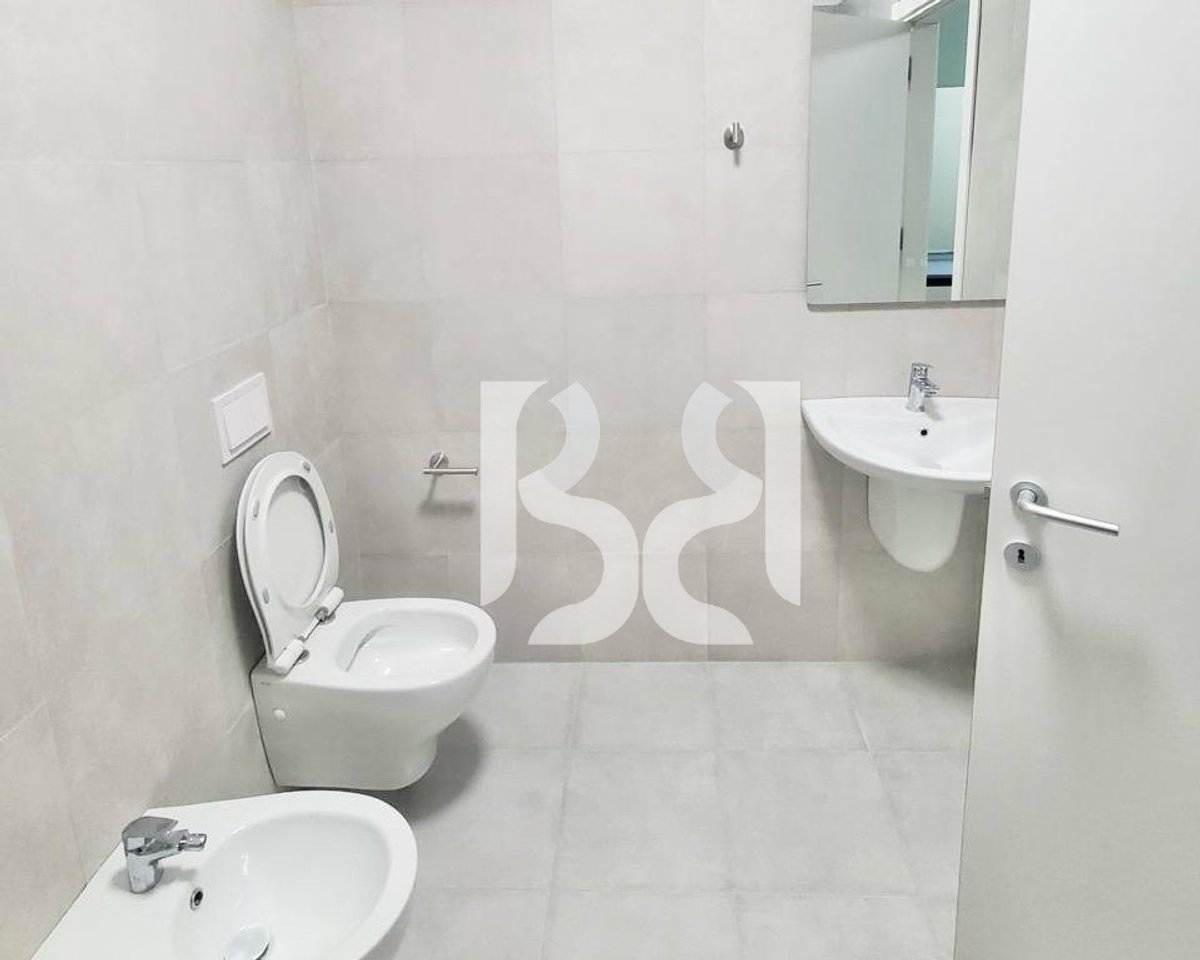 APARTAMENT ME QERA 2+1+2+PARKIM TE LIQENI I THATE