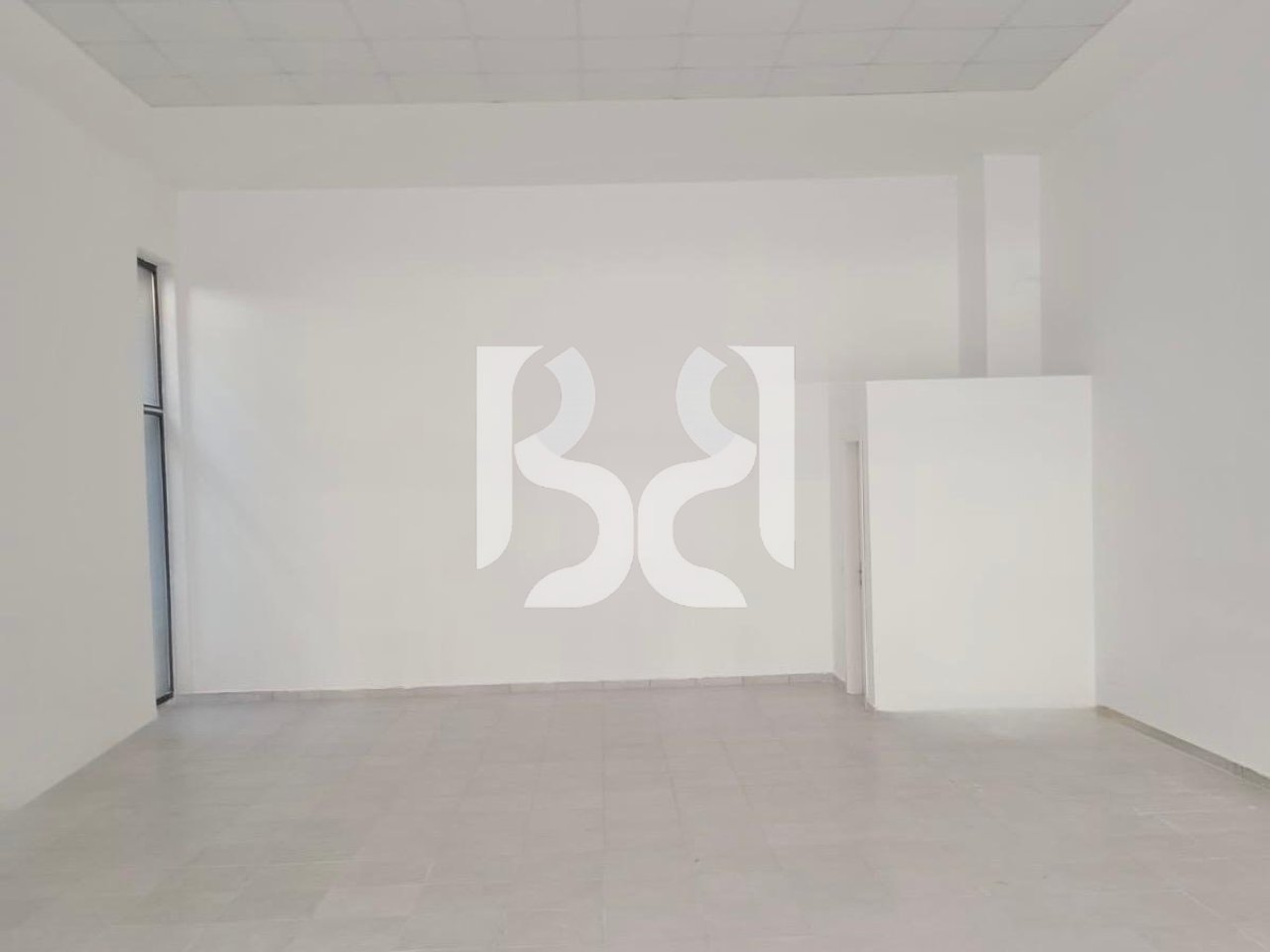 SPAZIO COMMERCIALE IN AFFITTO PRESSO PROFARMA 520€*